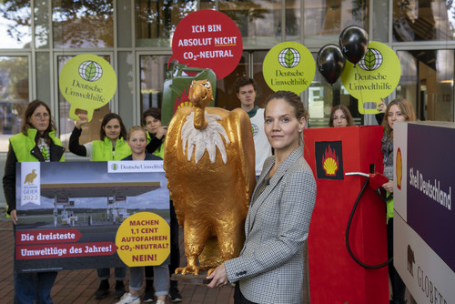 Deutsche Umwelthilfe Verleiht Shell Goldenen Geier Für Die Dreisteste ...